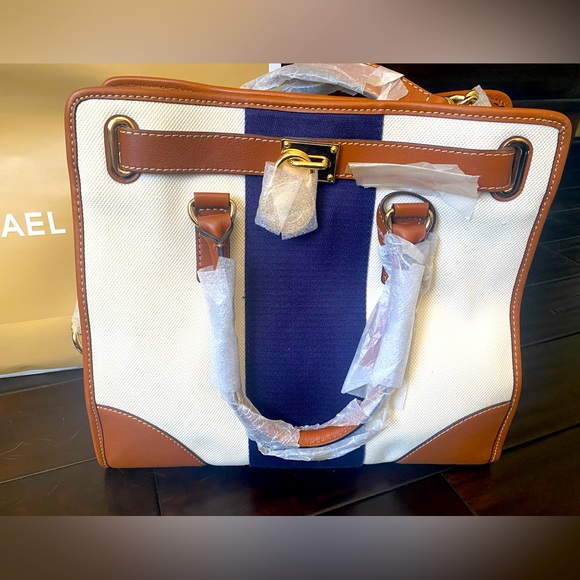 Michael Kors - Picture 1 of 7